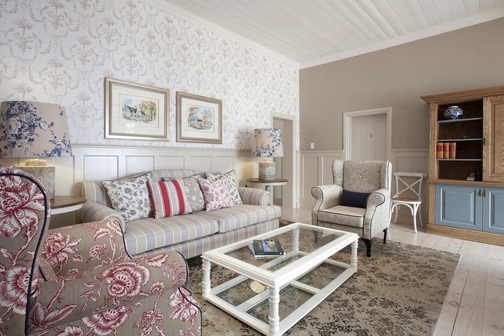 Avenues Guest House Стеленбош Екстериор снимка