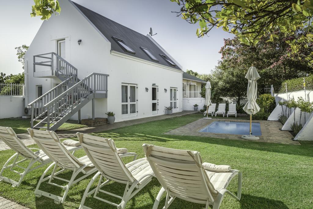 Avenues Guest House Стеленбош Екстериор снимка
