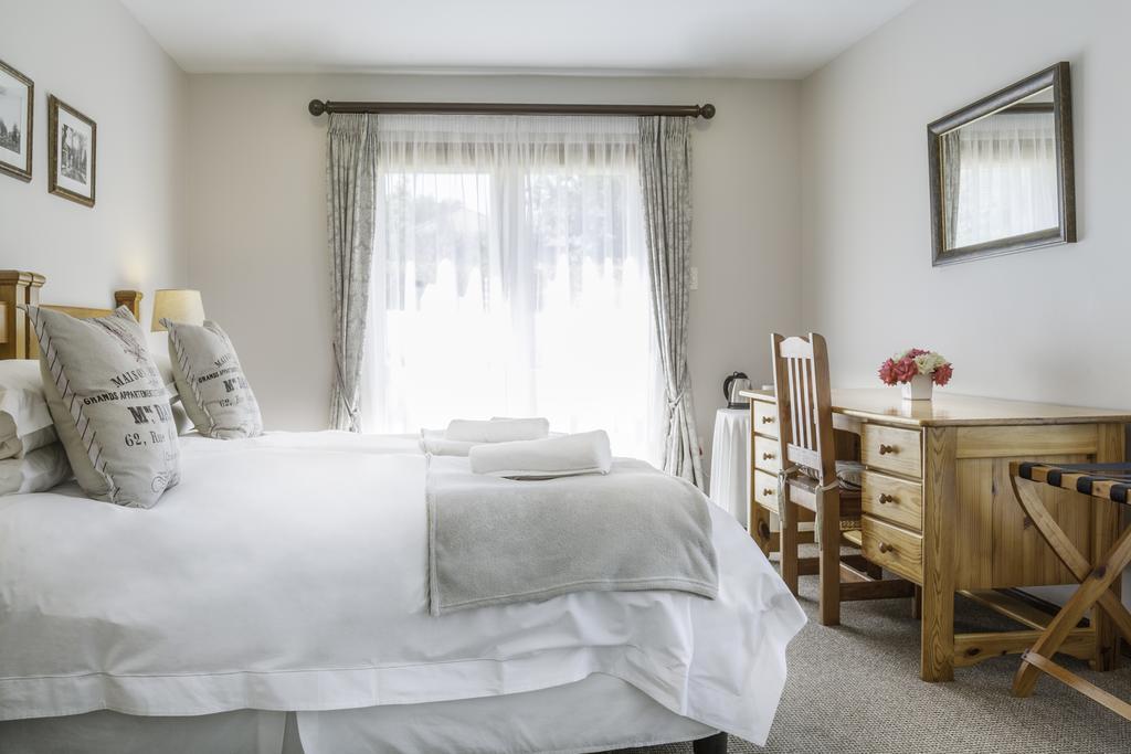 Avenues Guest House Стеленбош Екстериор снимка