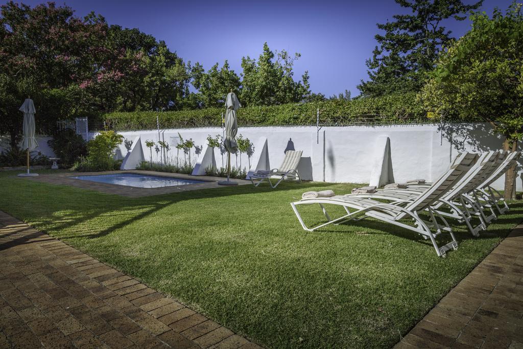 Avenues Guest House Стеленбош Екстериор снимка